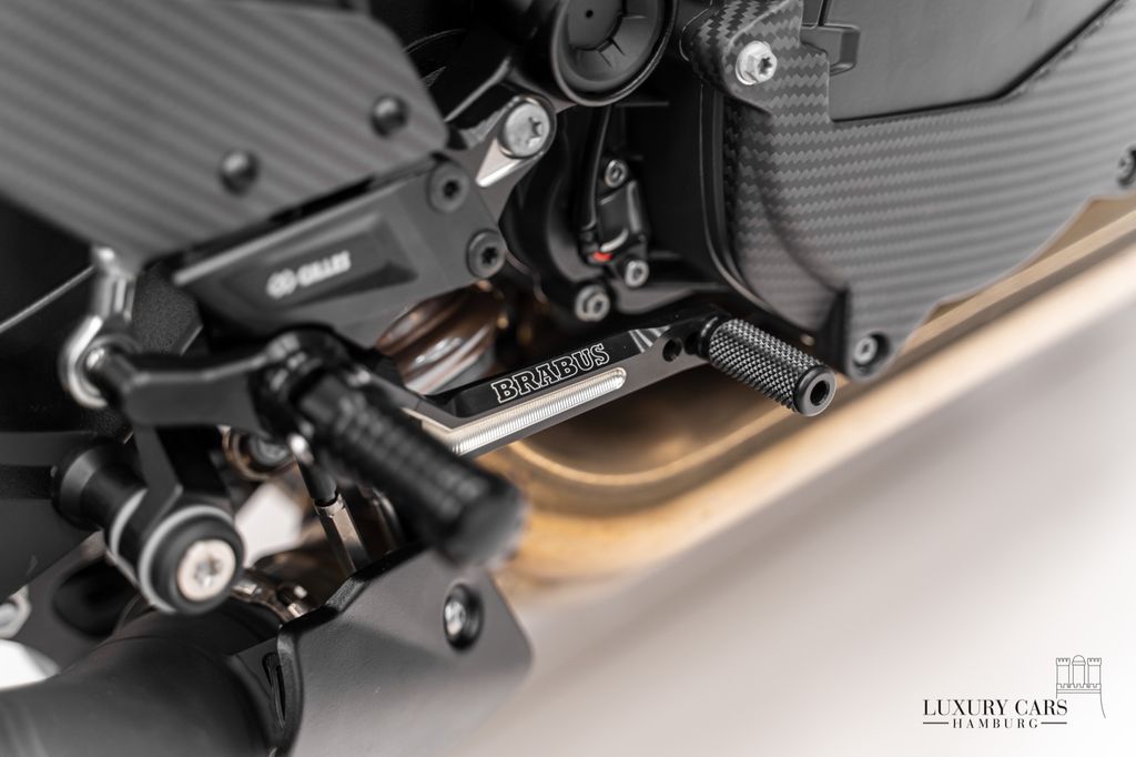BRABUS 1300 R Edition 23 in STEALTH GRAY - Bild 18