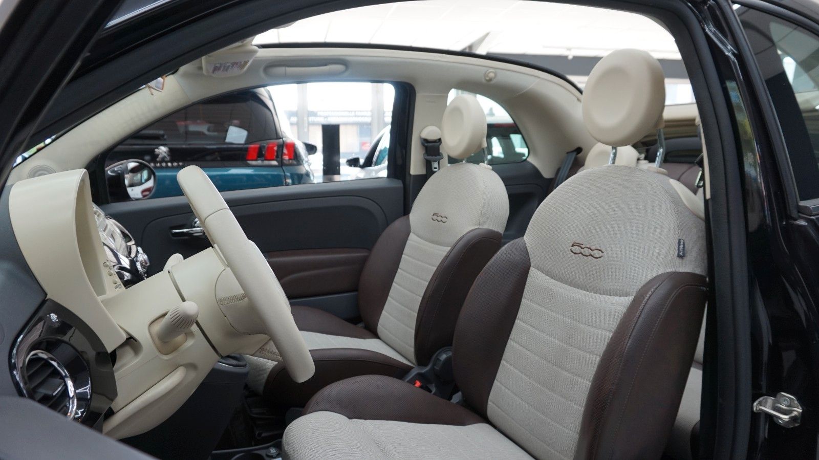 Fahrzeugabbildung Fiat 500 Lounge Cabrio  Scheckh. gepfl. TÜV neu