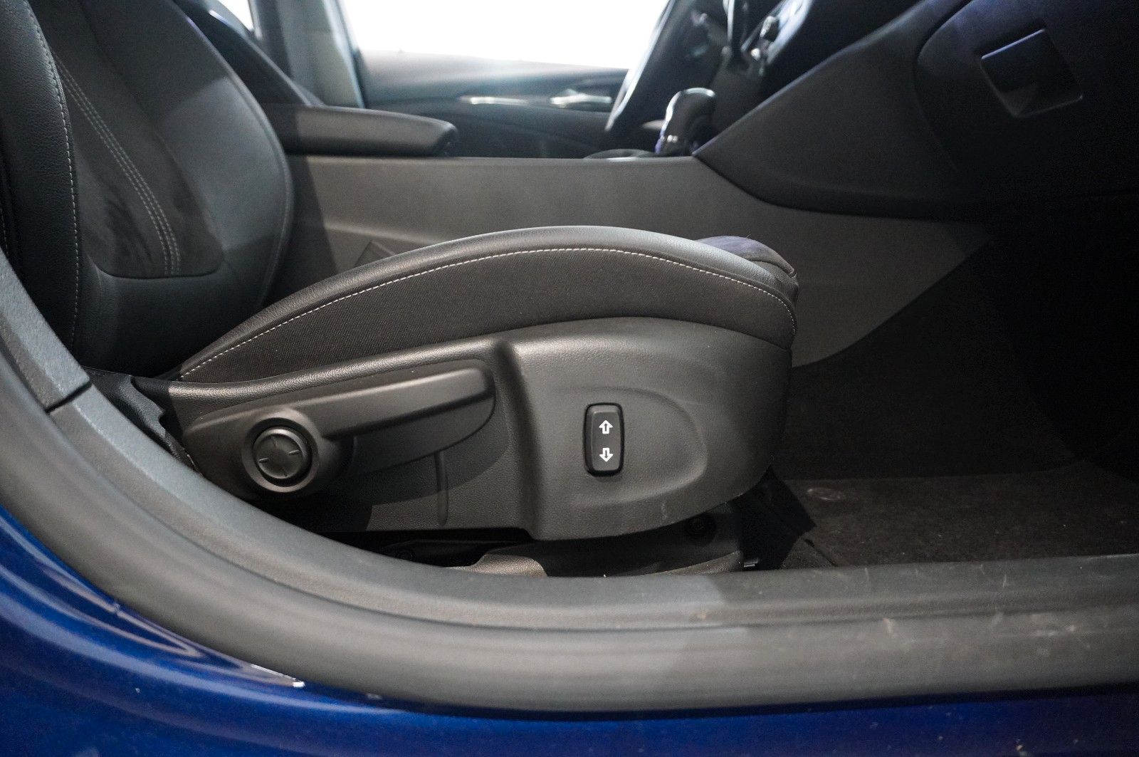 Fahrzeugabbildung Opel Insignia B ST 2.0D ULTIMATE NAVI/OPC/KAMERA/AHK