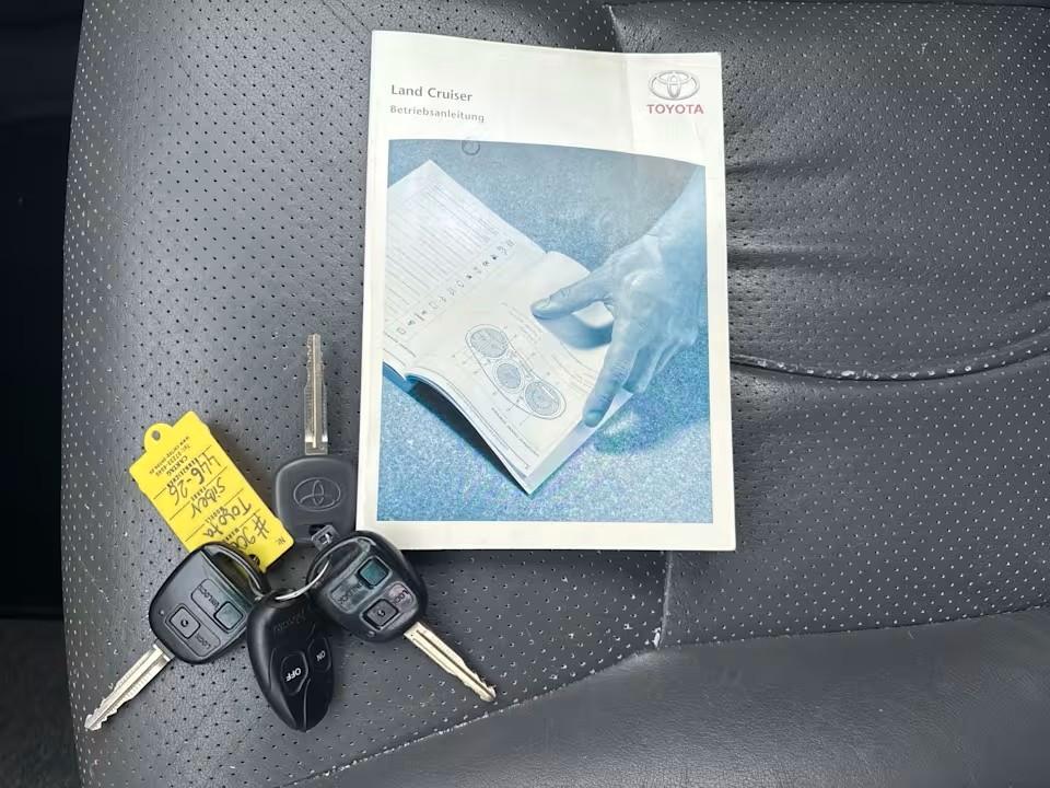 Toyota Land Cruiser 3.0 D-4D 166ch - 1 ère main - Carnet entretien - Ecran tactile - Pneus toutes saisons - Régulateur