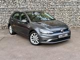 Volkswagen Golf VII Lim. Highline BlueMotion -Pano - Navi - Gebrauchtwagen in Stuttgart