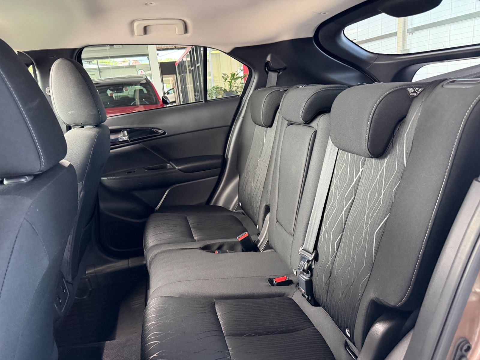 Fahrzeugabbildung Mitsubishi Eclipse Cross 1.5 CVT Intro Edition 2WD AHK HUD
