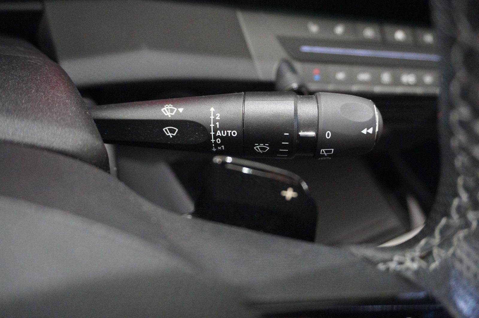 Fahrzeugabbildung Opel Astra L Lim. 1.6 HYBRID ULTIMATE NAVI/360°/PANO.