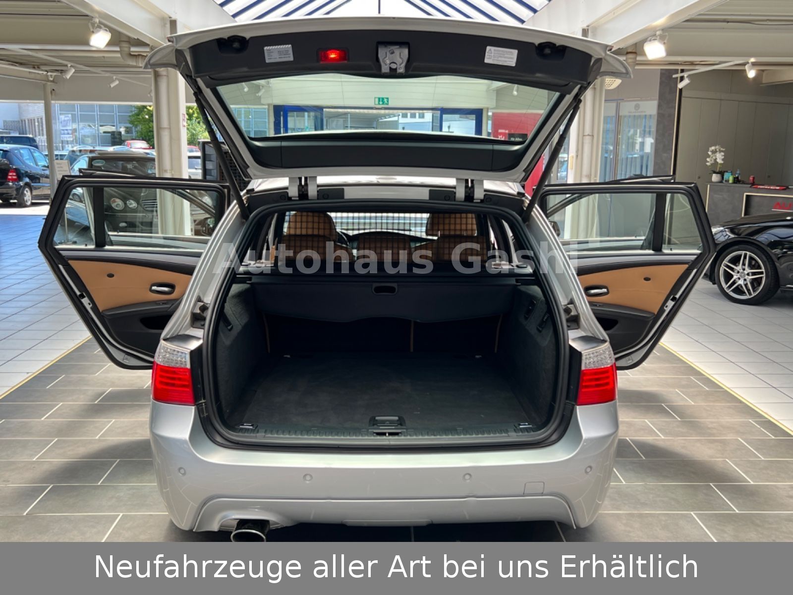Fahrzeugabbildung BMW 520d Touring M-Paket Sport*Automatik*Leder*AHK*