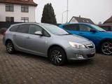 Opel Astra J Design Edition 1.4T Klima - Opel Astra aus 2011: Kombi