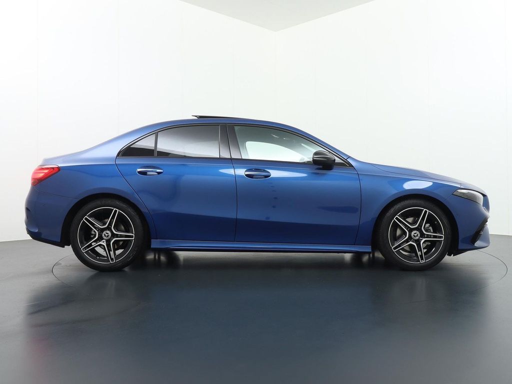 Mercedes-Benz A 180 Star Edition AMG Line | Panorama - Schiebe