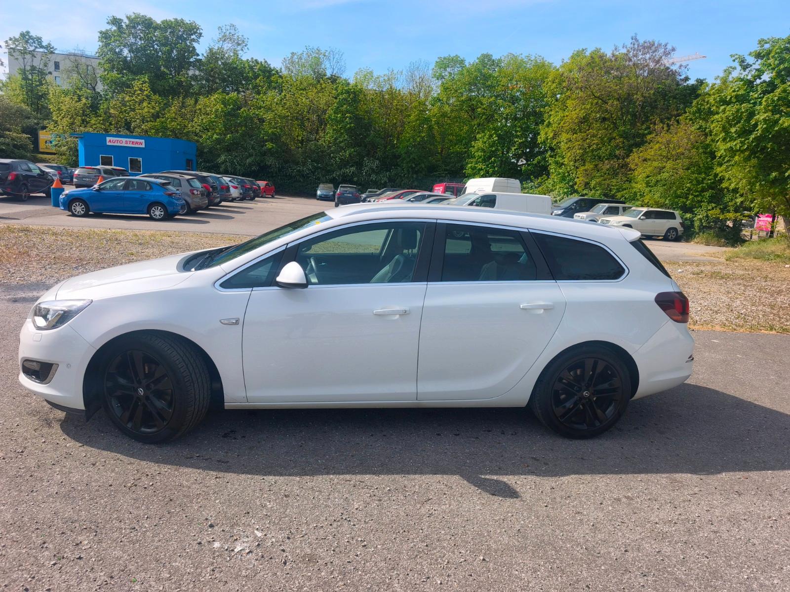 Opel Astra J 2.0Sports Tourer Exklusiv/165Ps/Navi