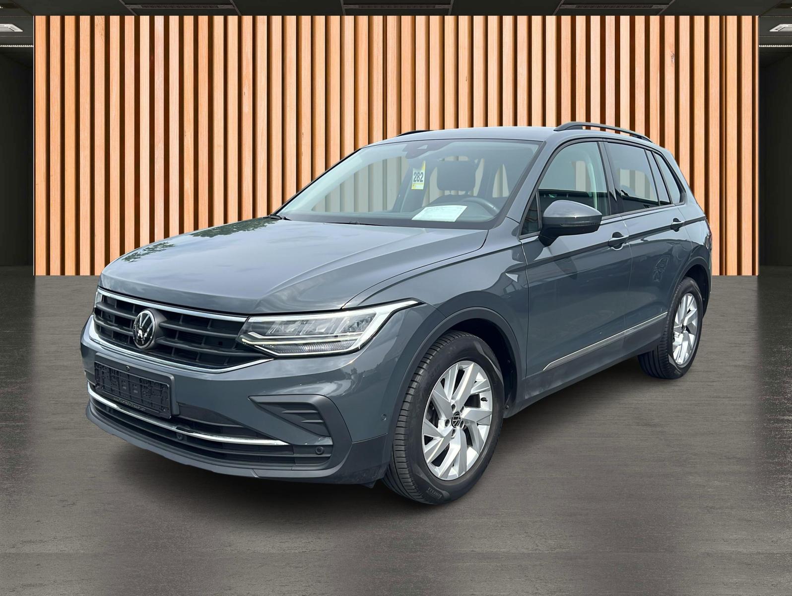 Volkswagen Tiguan 2.0 TDI DSG Life 4Motion*Navi*LED*ACC