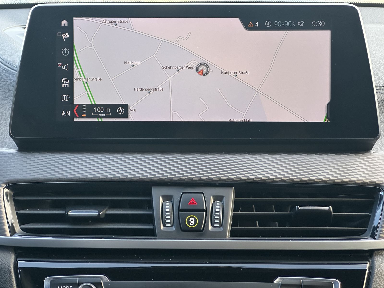 Fahrzeugabbildung BMW X2 xDrive25e M-Sport NAV+LED+HIFI+VC+HUD+CARPLAY