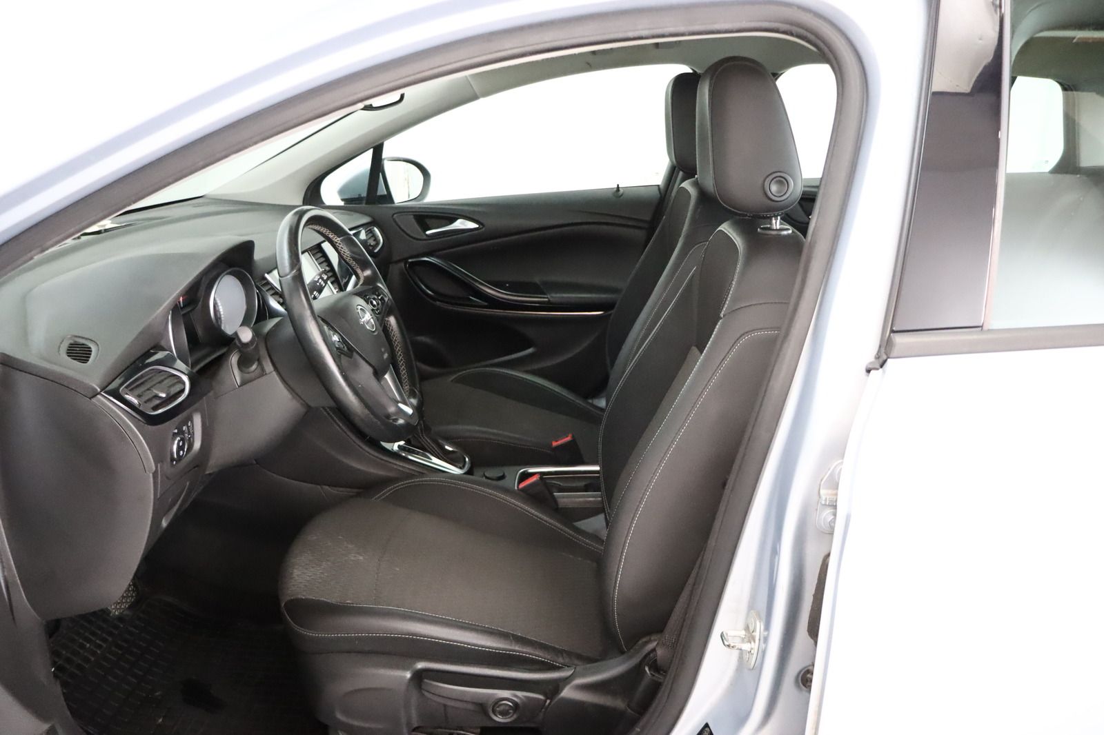 Fahrzeugabbildung Opel Astra K Sports Tourer * Navi * HU/AU neu *