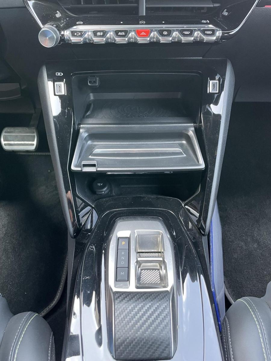 Peugeot 2008 PureTech 130 EAT8 GT SHZ / RFK