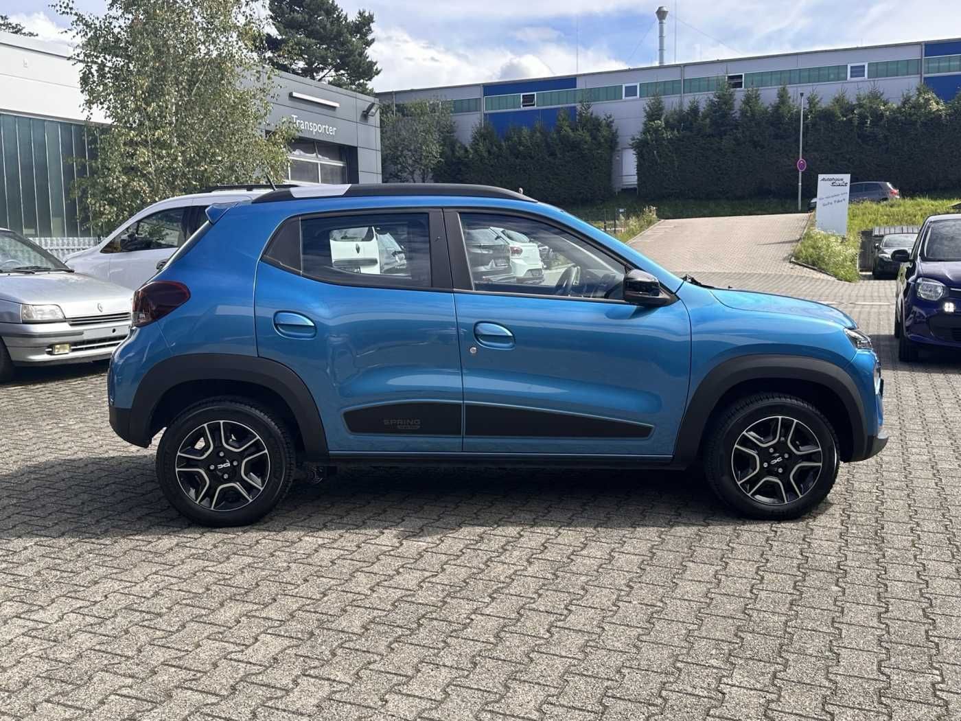 Fahrzeugabbildung Dacia Spring Essential PDC Navi uvm