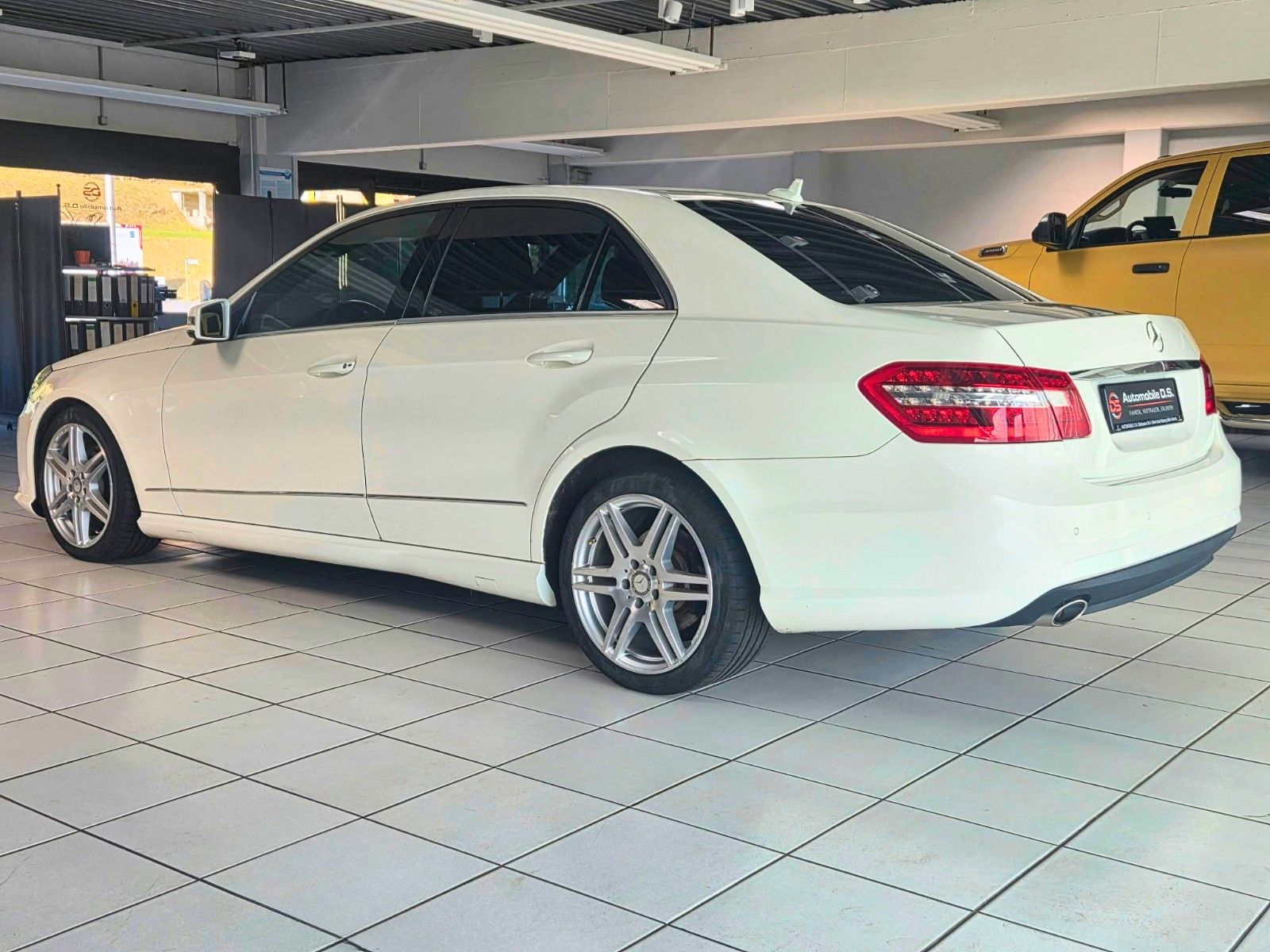 MERCEDES-BENZ E 220 — zdjęcie 7