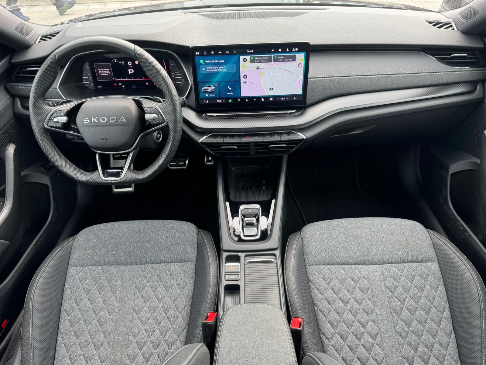 Fahrzeugabbildung SKODA Octavia 2.0 DSG Sportline MATRIX*PANO*CANT.*5J.G