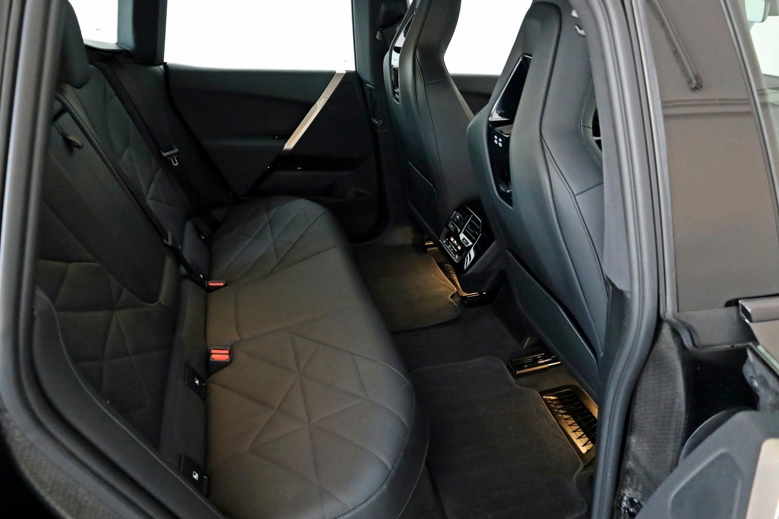 Fahrzeugabbildung BMW iX50 xDrive Sport Leder,Navi,Panorama Sky Lounge