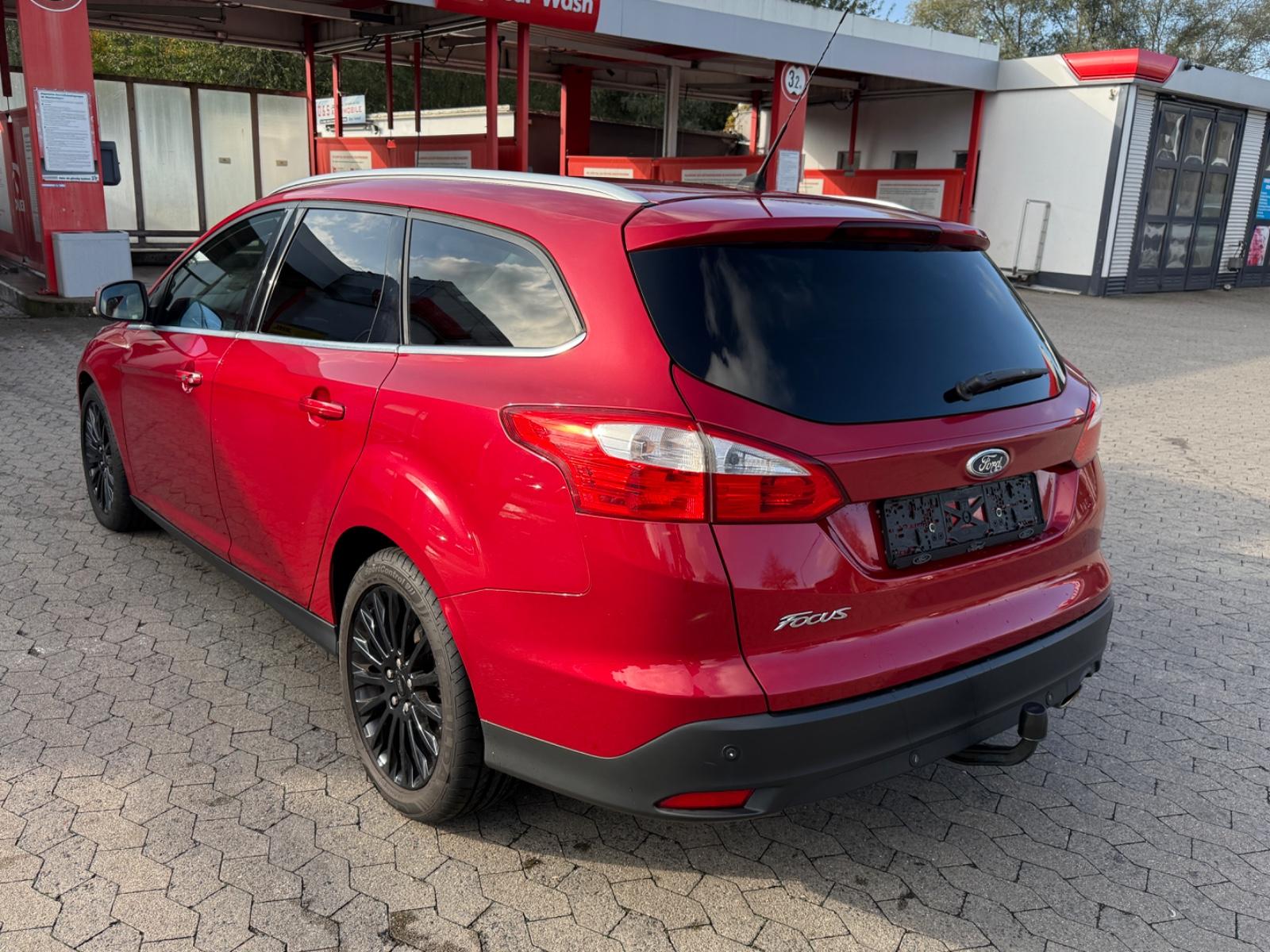 Ford Focus 2011 — engine 1.596 cm³, 150 HP (110kW)
