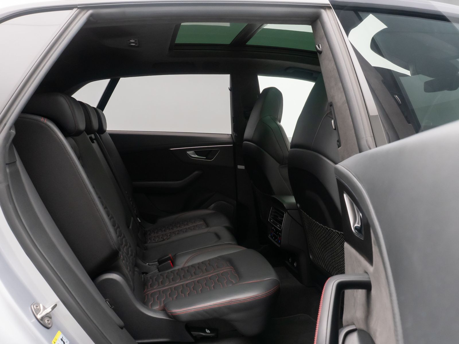 Fahrzeugabbildung Audi RSQ8 4.0 TFSI Panorama 360&deg; HUD B&O VOLL 23Zoll