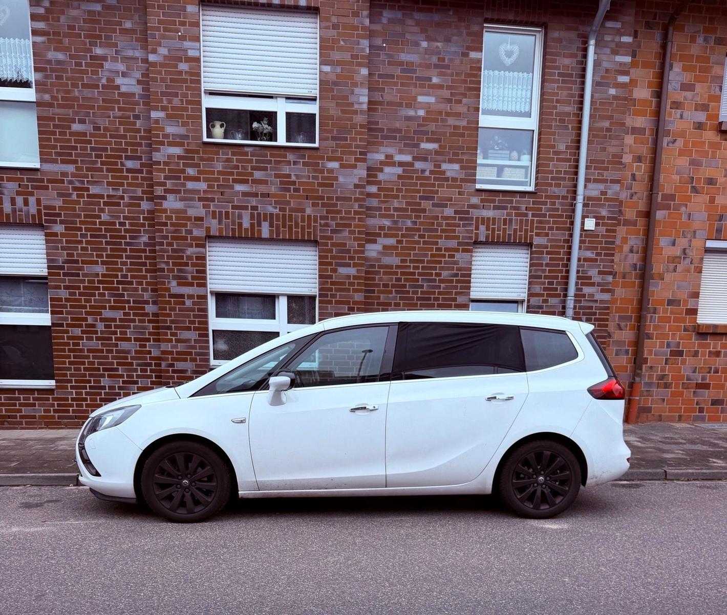 Opel Zafira tourer 2012 — photo 8