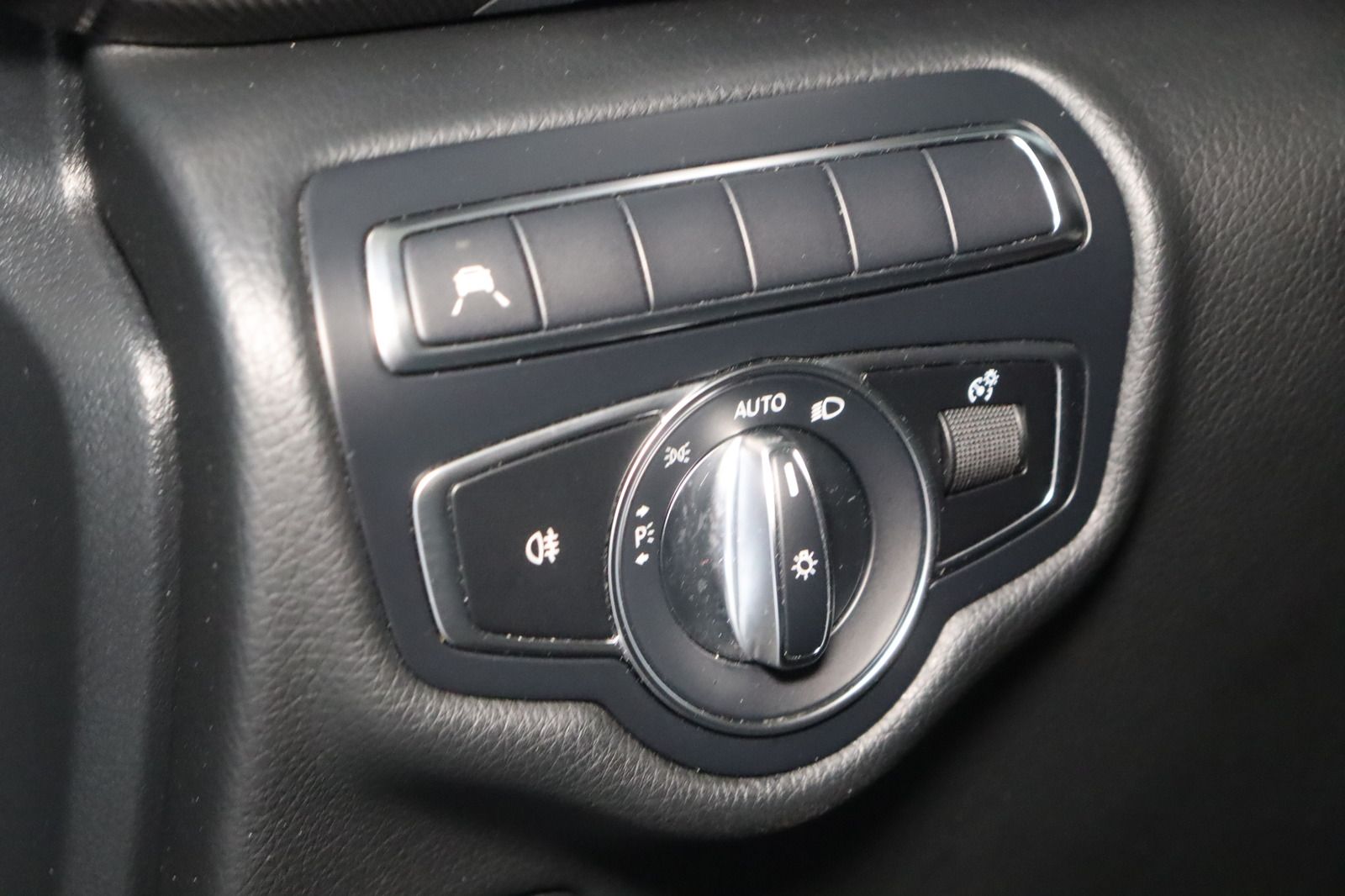 Fahrzeugabbildung Mercedes-Benz V 220 CDI/d EDITION lang * 7-Sitze * LED * ILS