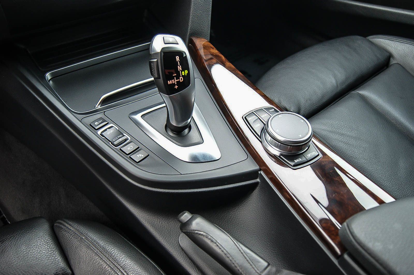 Fahrzeugabbildung BMW 320 Gran Turismo M-SPORT 360° LEDER HEADUP ANHZV