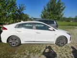 Hyundai IONIQ 1.6l GDi HYBRID Premium Premium - Hyundai IONIQ von privat