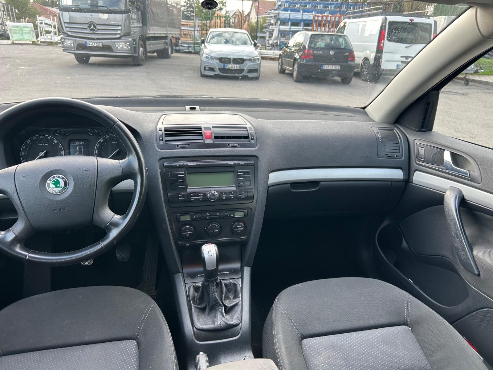 Skoda Octavia 2006 — photo 10