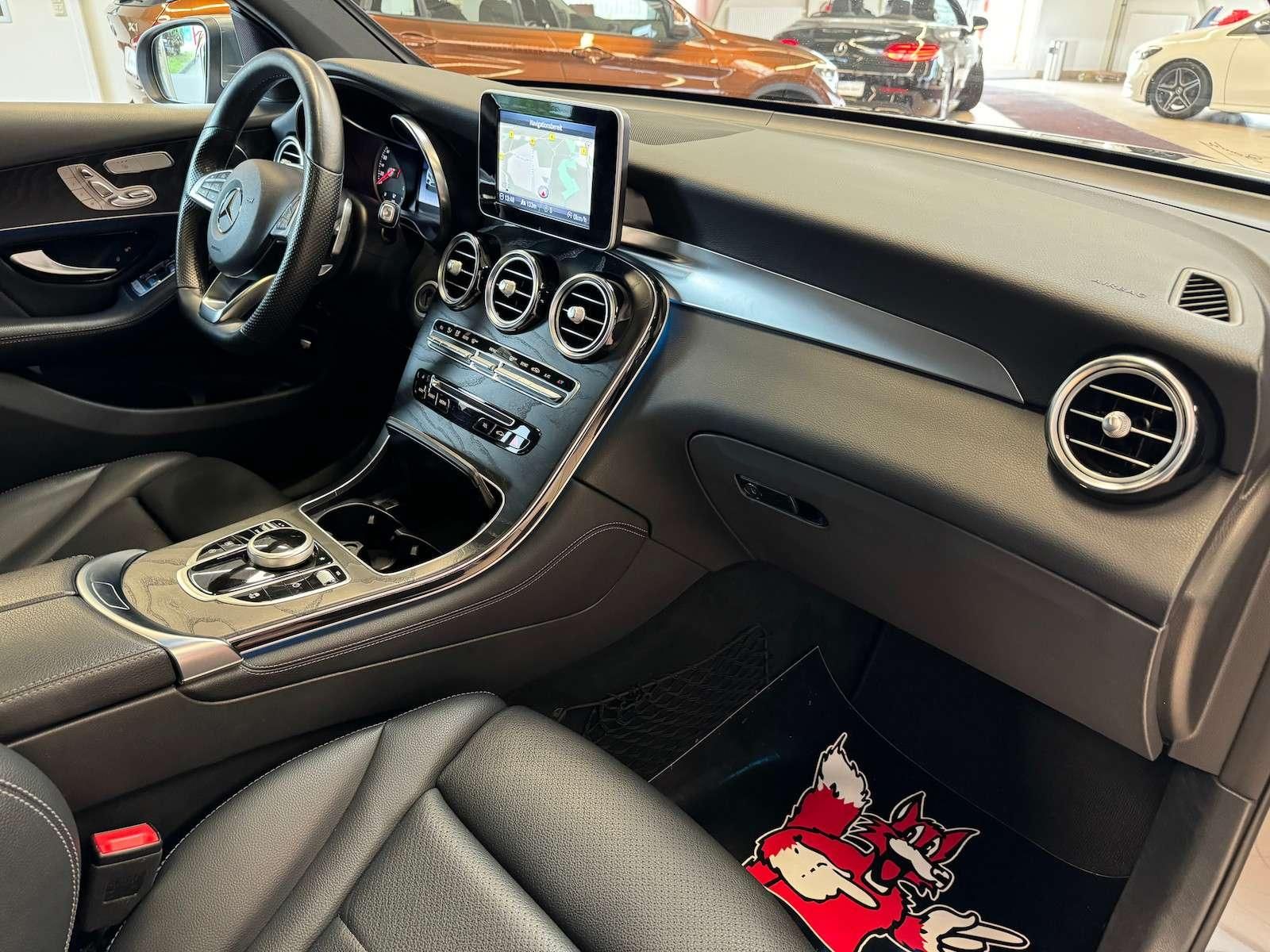 Fahrzeugabbildung Mercedes-Benz GLC 250 Coupe AMG/LED/Distronic/S-Dach/Memo/3...