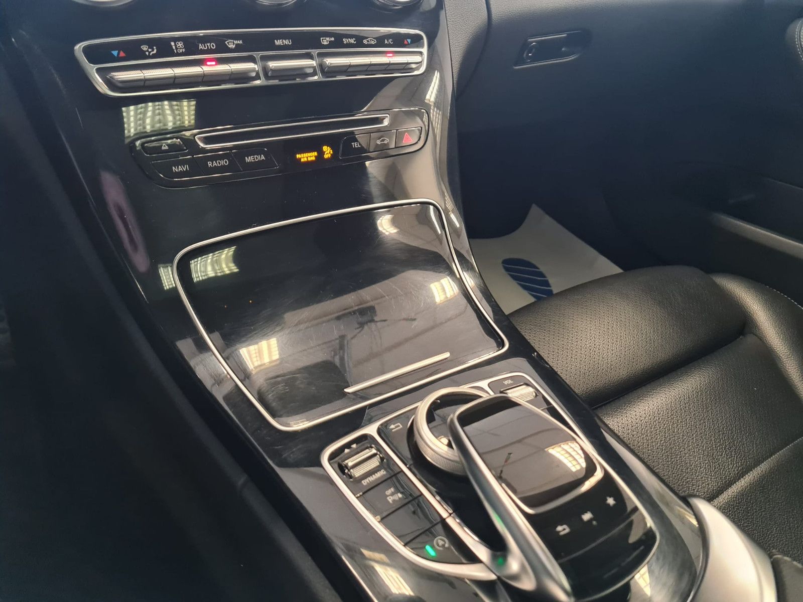 Fahrzeugabbildung Mercedes-Benz C 250 T / AMG / NAVI / LEDER / PANORAMADACH