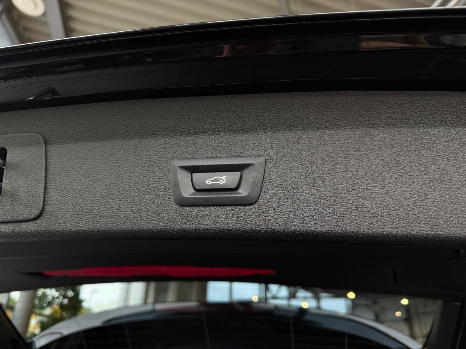 Fahrzeugabbildung BMW X1 xDrive 20 i M Sport PANO AHK HUD LED