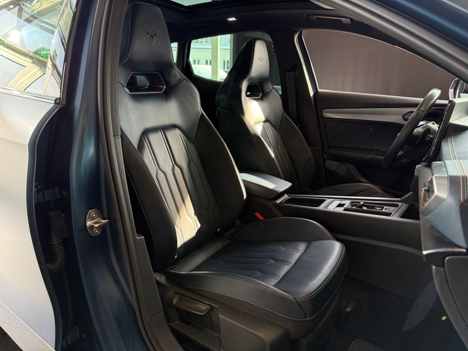 Fahrzeugabbildung CUPRA Formentor VZ e-Hybrid AHK PANO LED LEDER