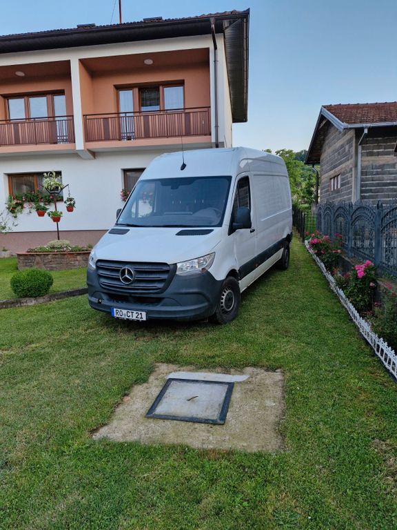 Image of Mercedes-Benz Sprinter