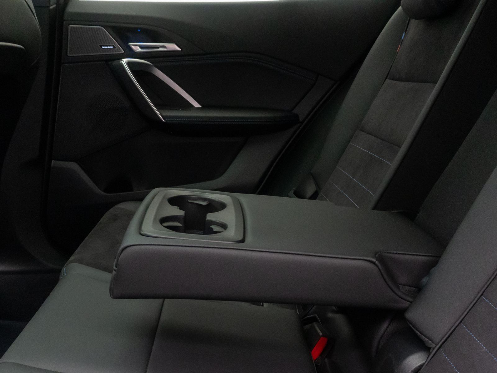 Fahrzeugabbildung BMW X2 sD20i M Sport 360°H/K HUD DAB Panorama 21Zoll