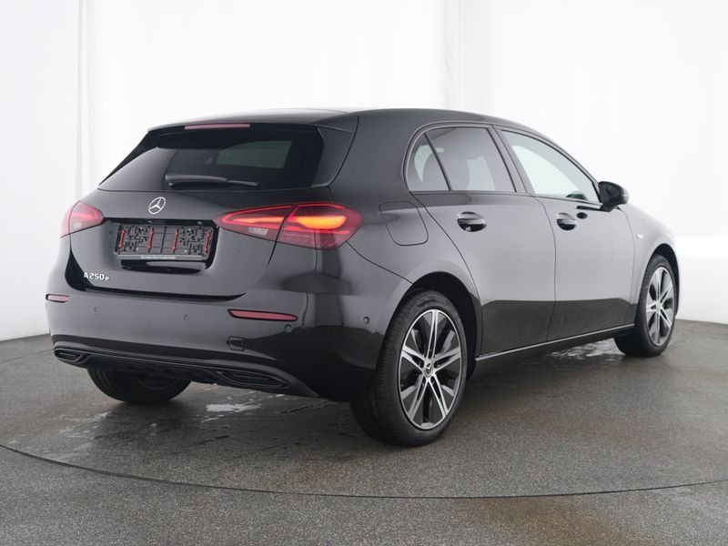 Fahrzeugabbildung Mercedes-Benz A 250 e PROGRESSIVE*AHK*APPLE-CARPLAY*TOTWINKEL