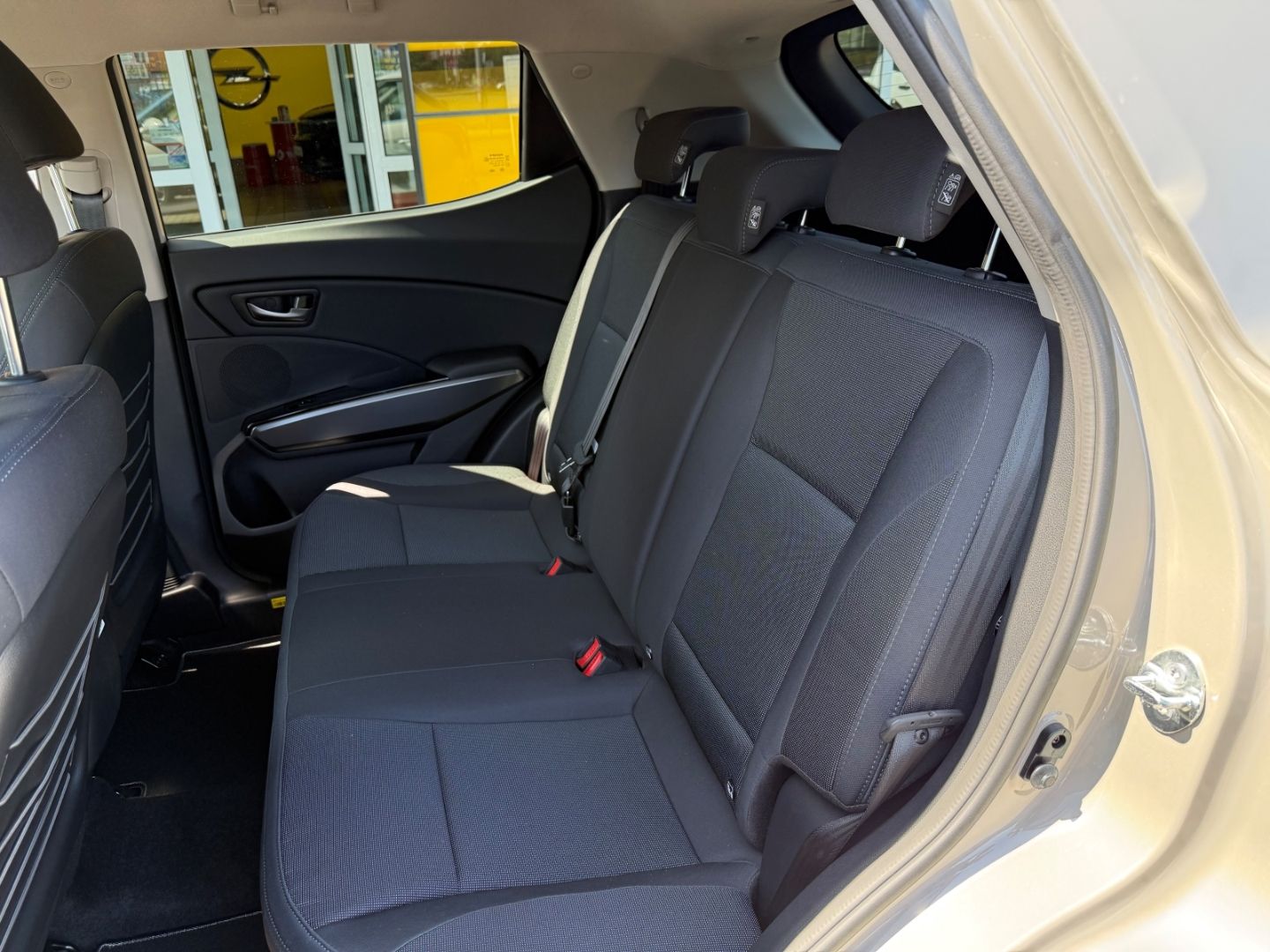 Fahrzeugabbildung KGM Tivoli Nomad 6/AT 2WD Sitzheizung+Rückfahrkamera