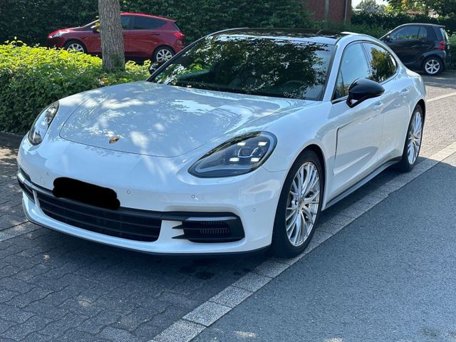 Porsche Panamera 4.2 d 421. PS