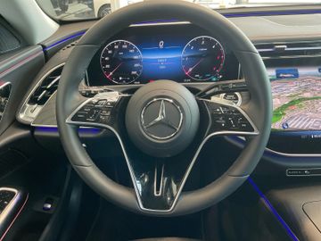 Mercedes E 220 - 11