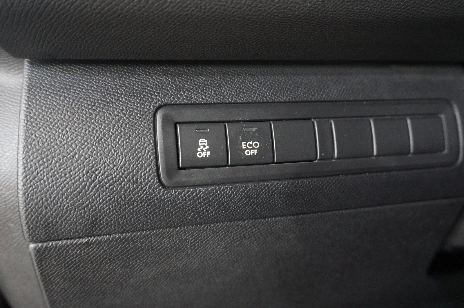 Fahrzeugabbildung Peugeot 308 SW 1.2T ALLURE NAVI/LED/KAMERA/SHZ/SPORT/AHK