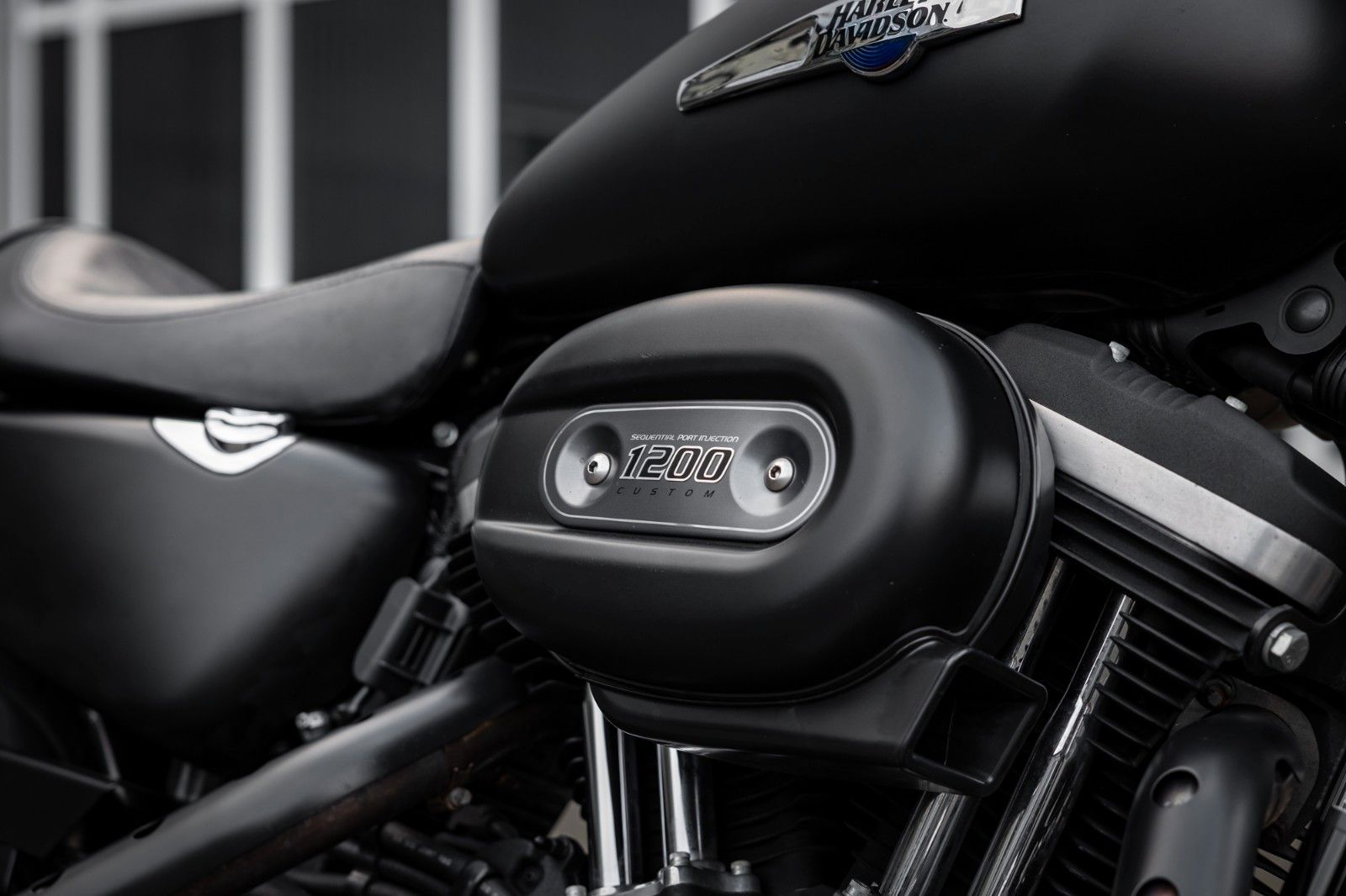 Fahrzeugabbildung Harley-Davidson Sportster XL1200CB Custom Limited - JEKILL&HYDE