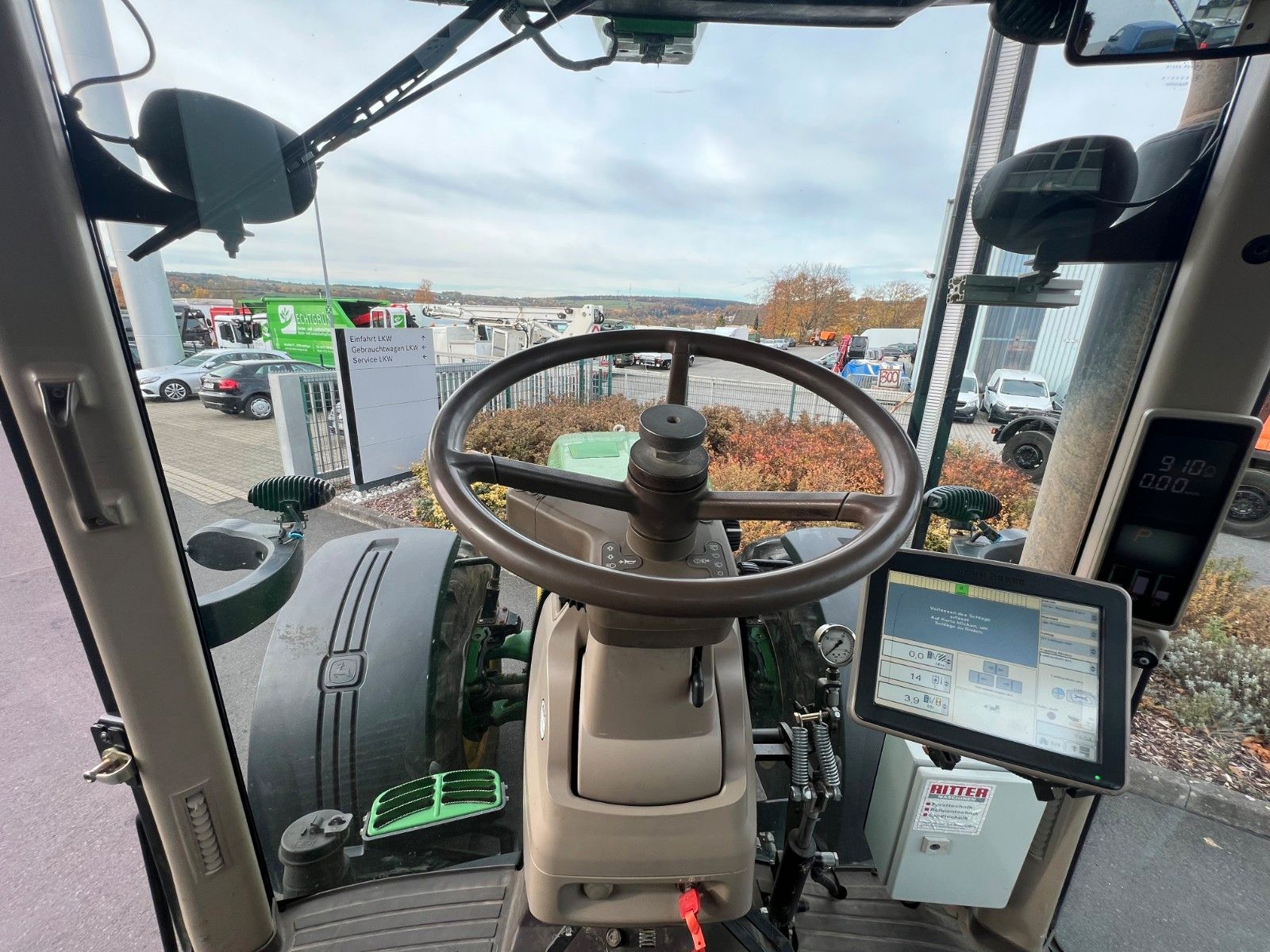 Fahrzeugabbildung John Deere 8295 R / kein AdBlue / Rückfahreinrichtung