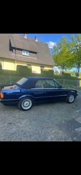 BMW E 30  318 i Cabrio - BMW 318 aus 1991: 318i