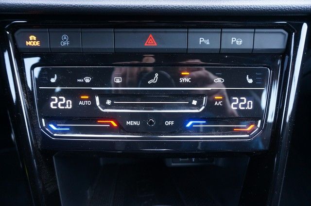 Fahrzeugabbildung Volkswagen T-Roc Cabriolet TSI R-Line DSG LEDplus Navi AID