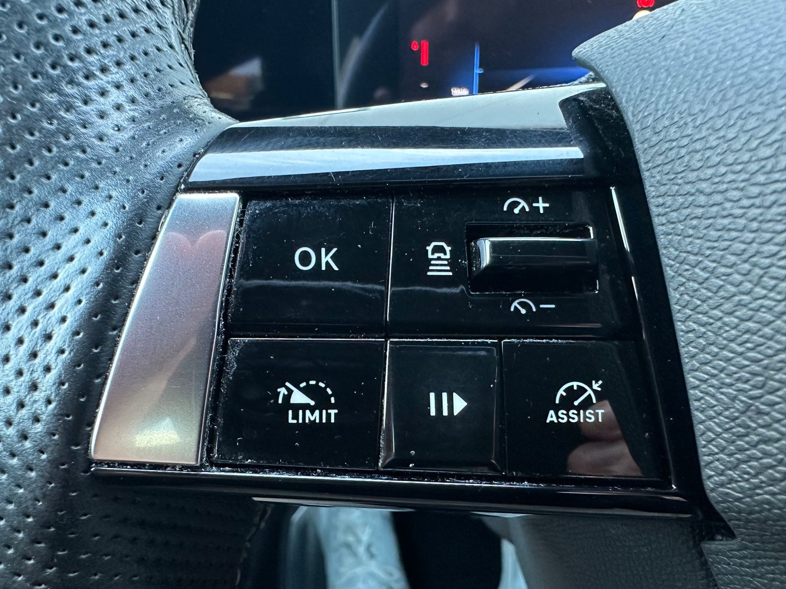Fahrzeugabbildung Opel Astra SpT 1.5 D Automatik Ultimate NAV+LED+PANO