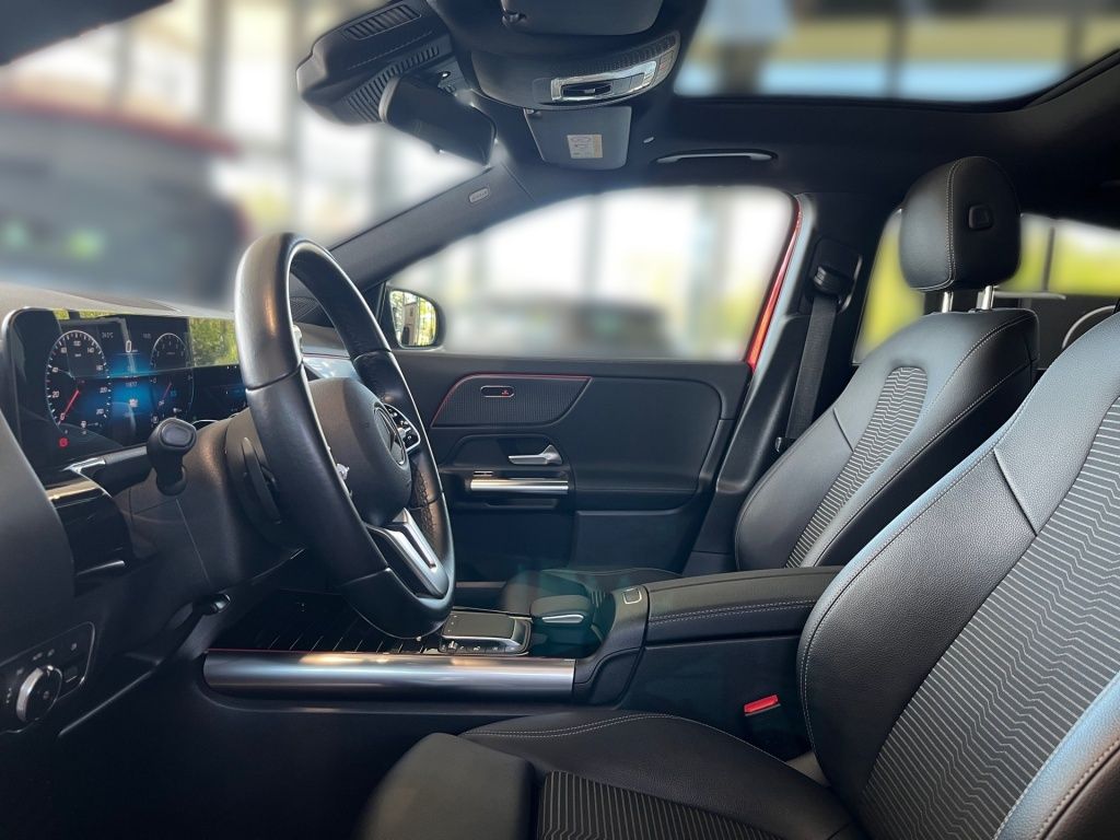 Fahrzeugabbildung Mercedes-Benz GLA 250 e Progressive Night Pano AHK Kamera LED