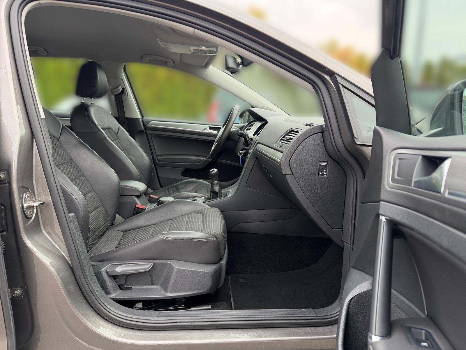 Volkswagen Golf VII Variant 1.4 16V TSI Bi-Xenon AHK PDC
