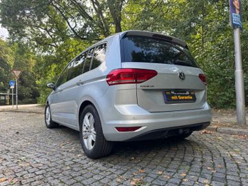 Volkswagen Touran - 12