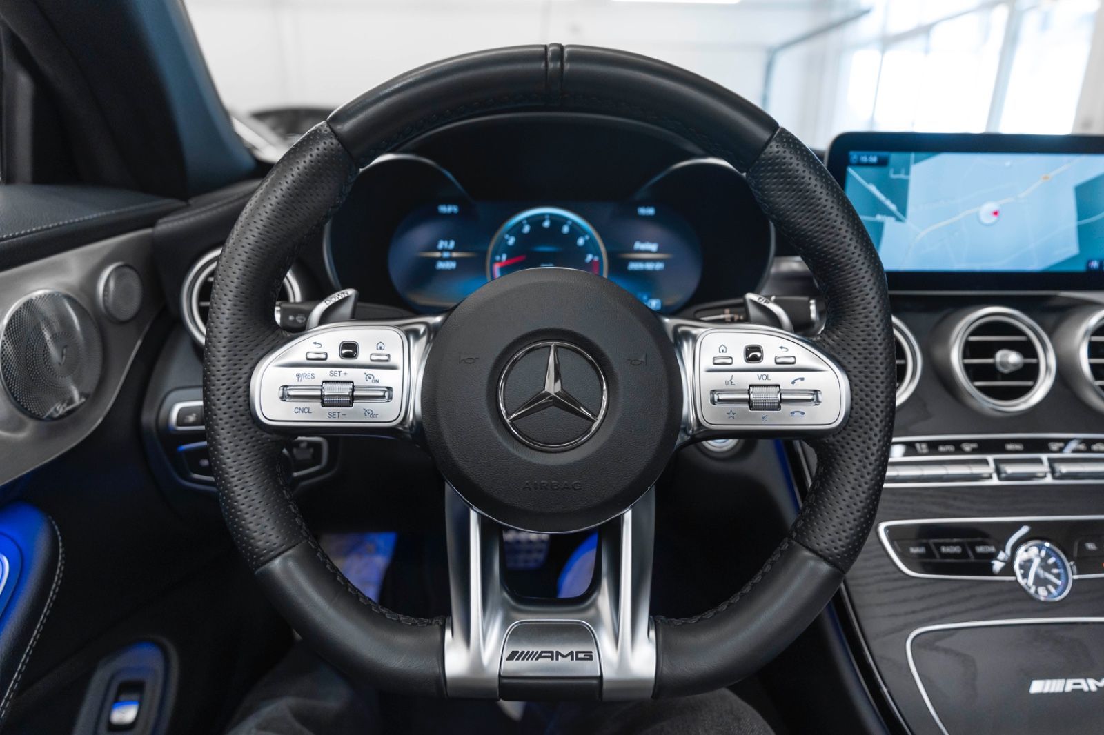 Fahrzeugabbildung Mercedes-Benz C 63 CABRIO AMG LED BURMESTER NAV KAM TOTW
