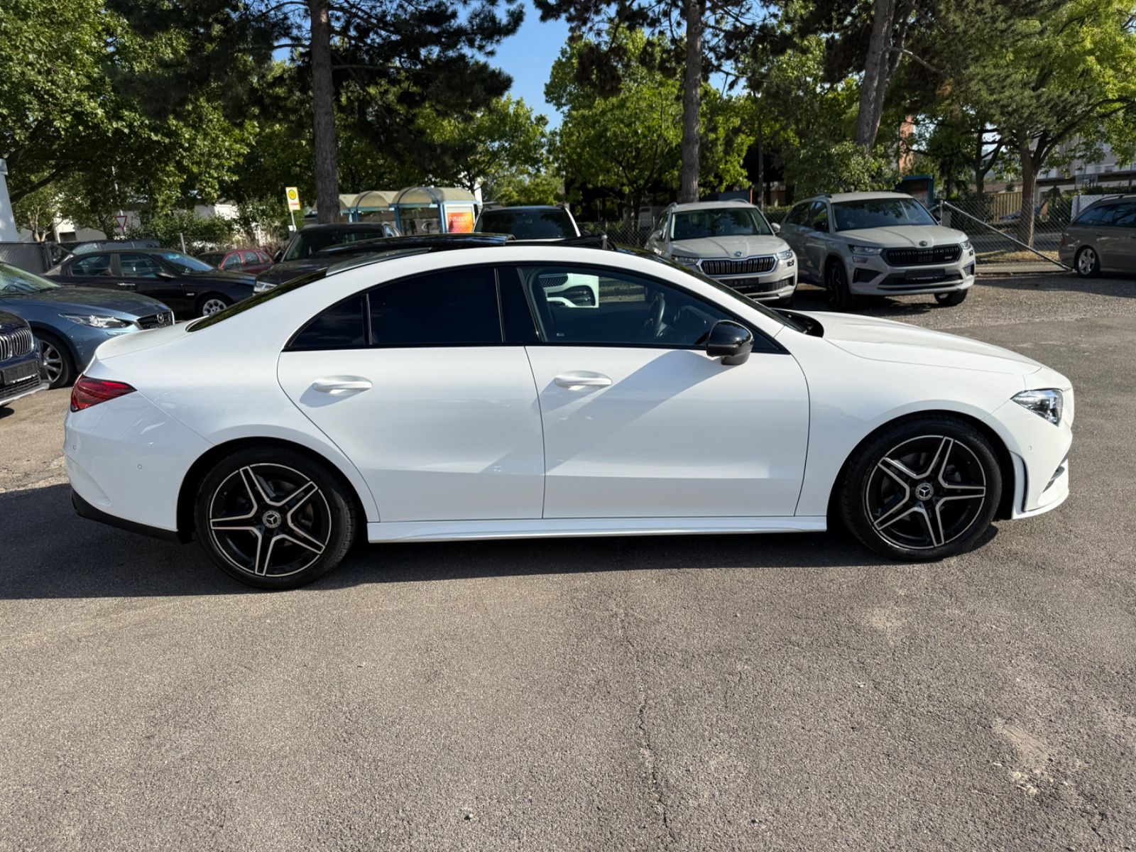 Mercedes-Benz CLA 200d AMG-Line Pano 360° Night-Paket AHK Ambi foto 3