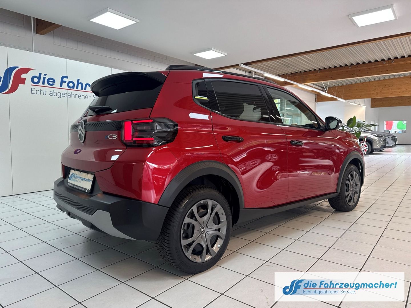 Fahrzeugabbildung Citroën C3 E 113 MAX HUD Navi Soundsystem LED Apple CarP