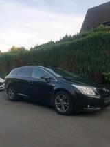 Toyota Avensis 2.2 D Automatik  2011  im g... - Toyota Avensis in Krefeld