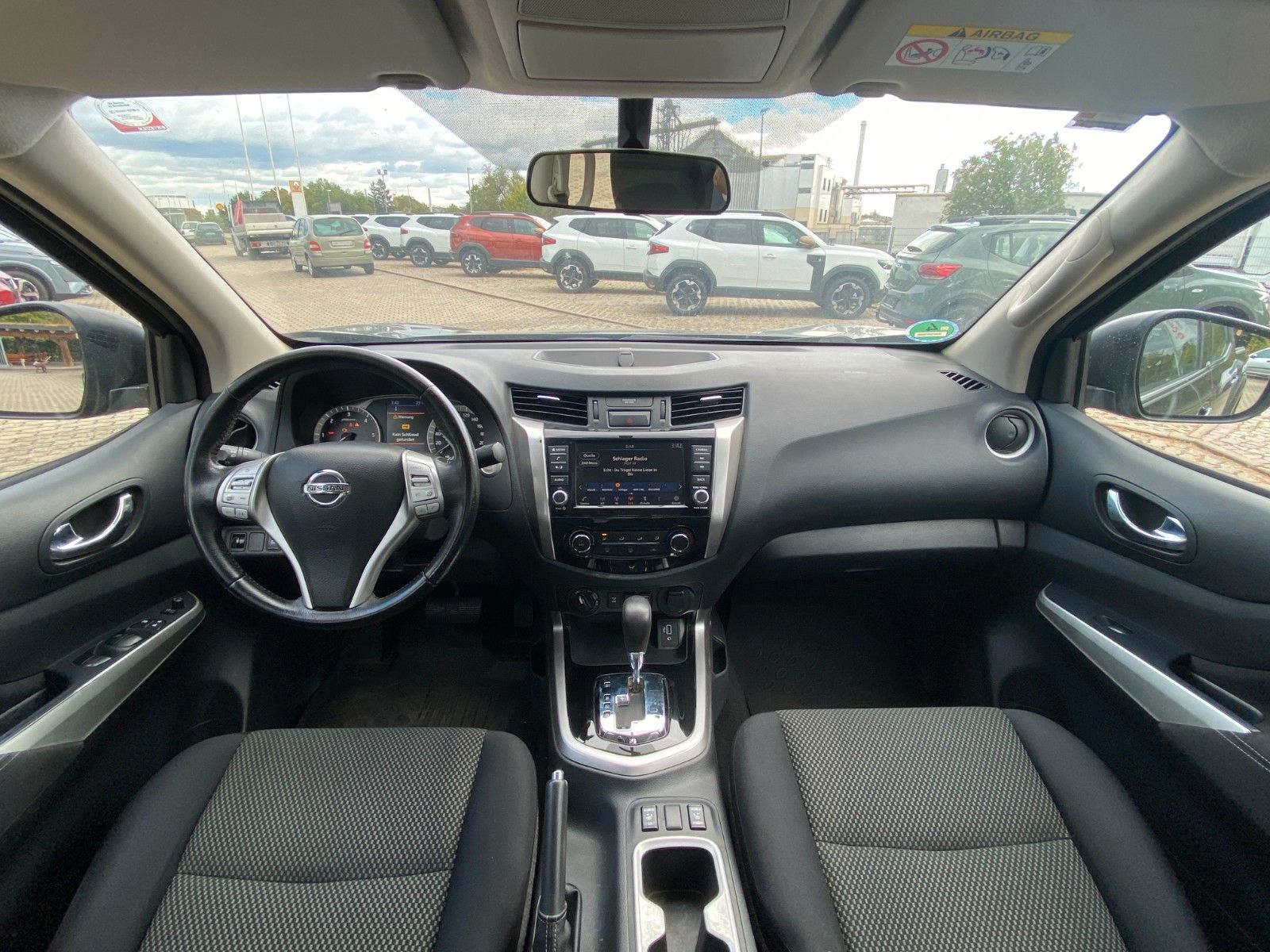 Fahrzeugabbildung Nissan Navara NP300  Double Cab 4x4